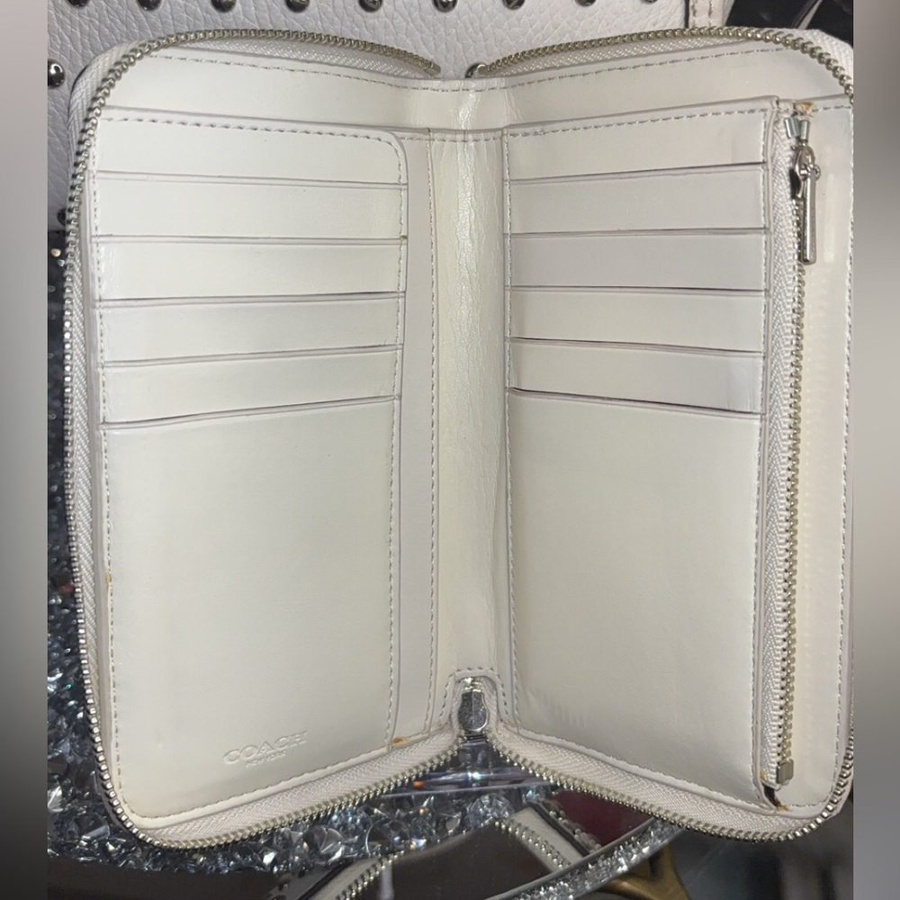 Coach Accordion Zip Wallet with Ombre Rivets EUC - Picture 4 of 4